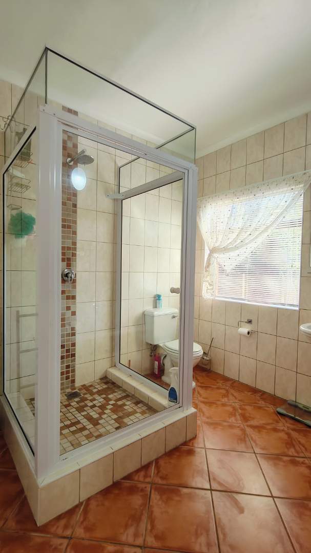 7 Bedroom Property for Sale in Bayview Western Cape